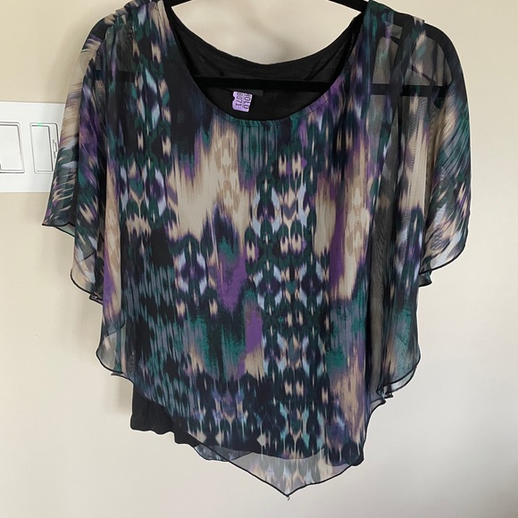 Tops - blouse